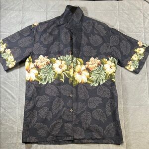 Hilo Hattie Black and Yellow Casual Button Down Shirt